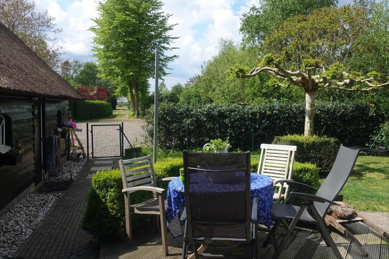 Bed and Breakfast De Aardigeyt Giethoorn Exterior foto